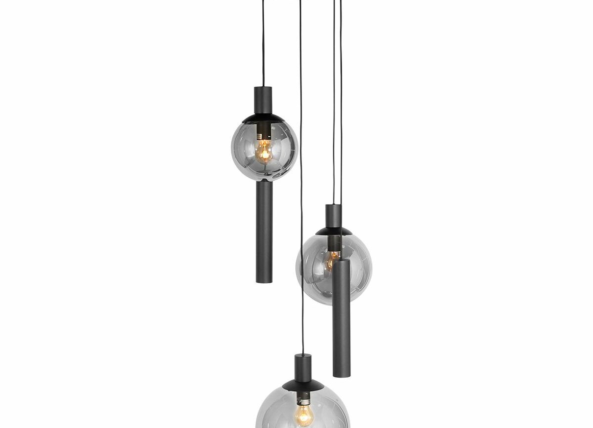 Hanglamp ronde tafels en vide
